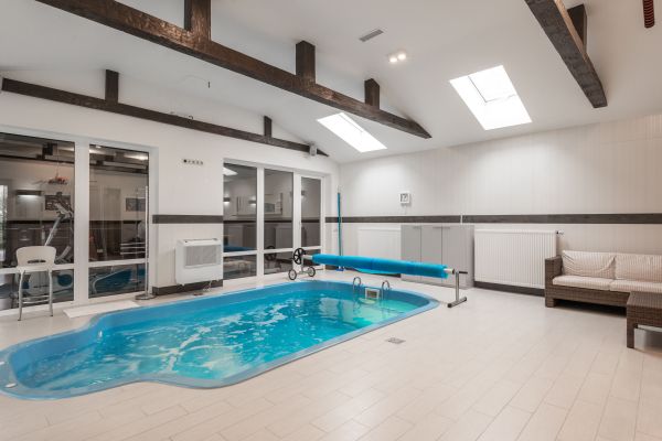 Effektive poolpflege: tipps und produkte für jedes schwimmbad